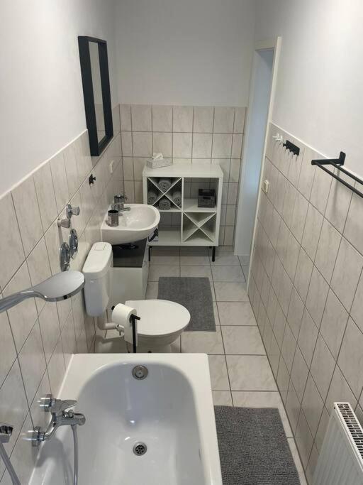 Modern-stadtnah-ruhig-parkplatz Und Geschirrspueler Apartment *